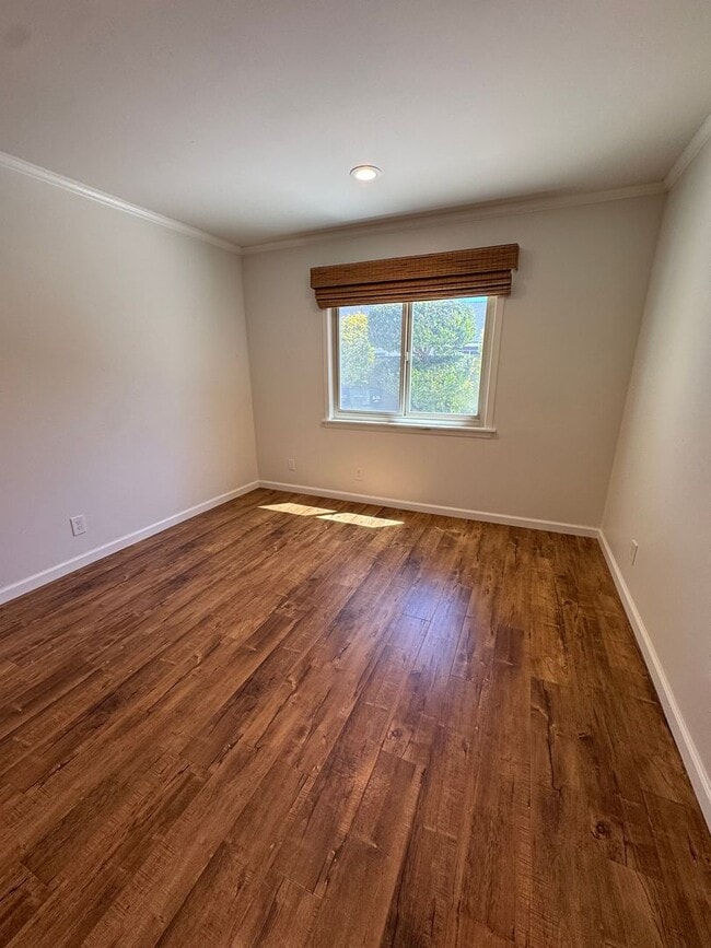 Building Photo - Light-Filled Home with Resort-Style Backyard in Thousand Oaks