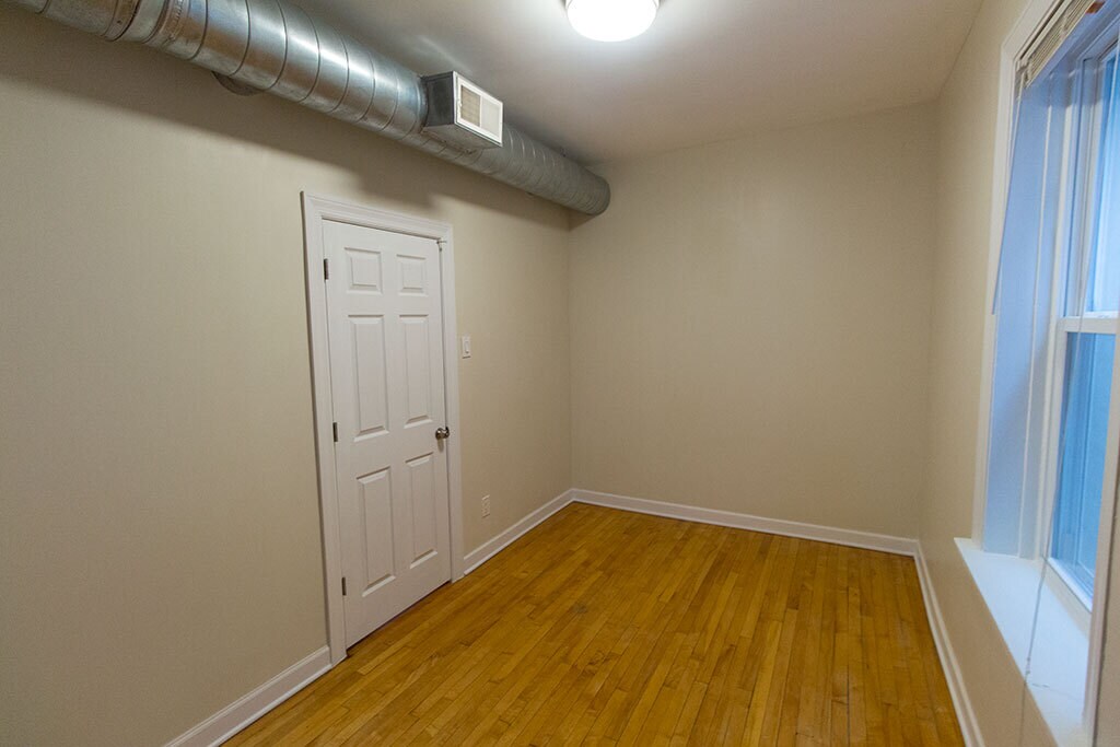 Building Photo - 2333 W Rice St