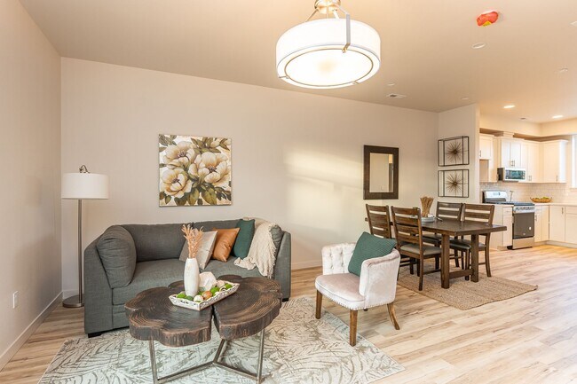 Building Photo - Move in Special! Carefree living in vibrant downtown Puyallup!