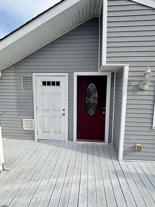 Building Photo - 338 N Harrisburg Ave