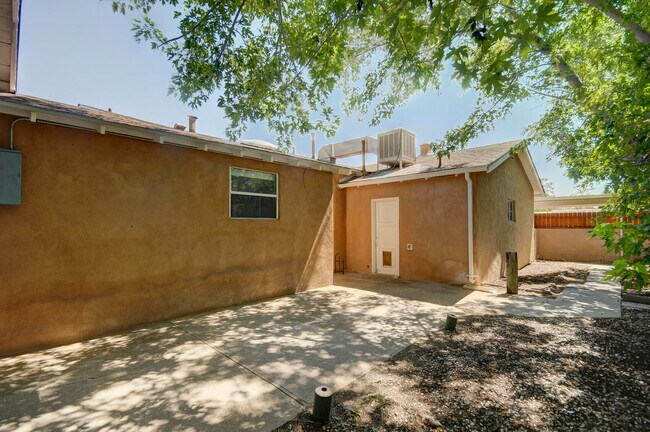 Building Photo - 3521 Smith Ave SE