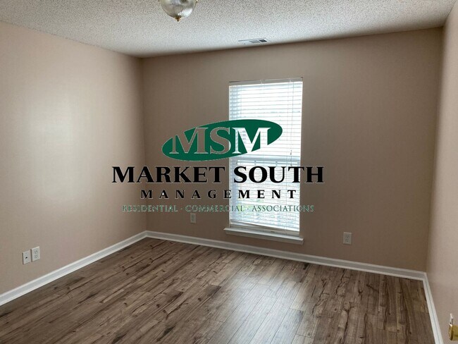 Building Photo - **COMING SOON!!**  BENTON BLVD BEAUTY -- ARBOR VILLAGE