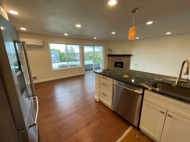 Building Photo - Spacious 2-Bed, 2-Bath Condo in Spokane's ...