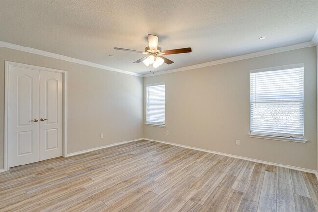 Building Photo - 3404 Becker Dr