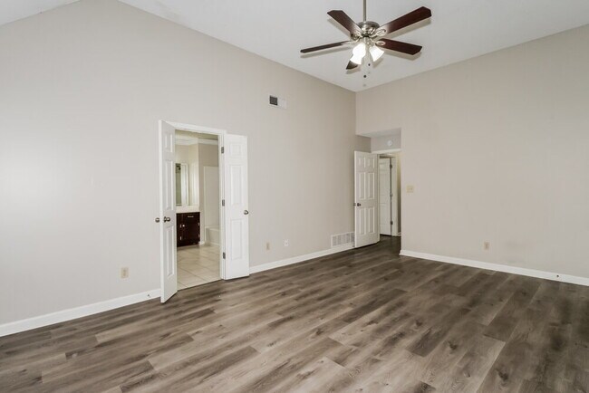 Building Photo - 8682 Cat Tail Dr