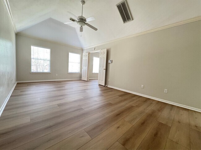 Building Photo - 6926 Hearthside Dr
