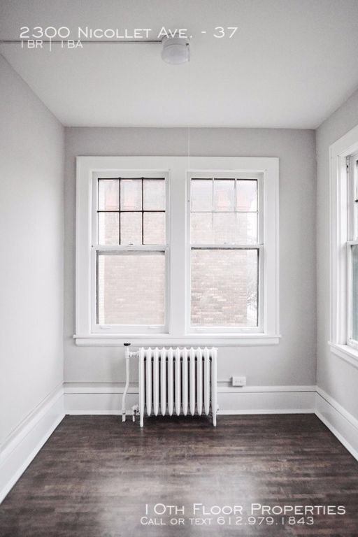 Building Photo - One Bedroom Plus Den! Next to Eat Street!