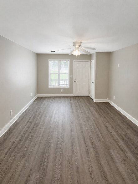 Building Photo - 1240 Pinedale Cir NW