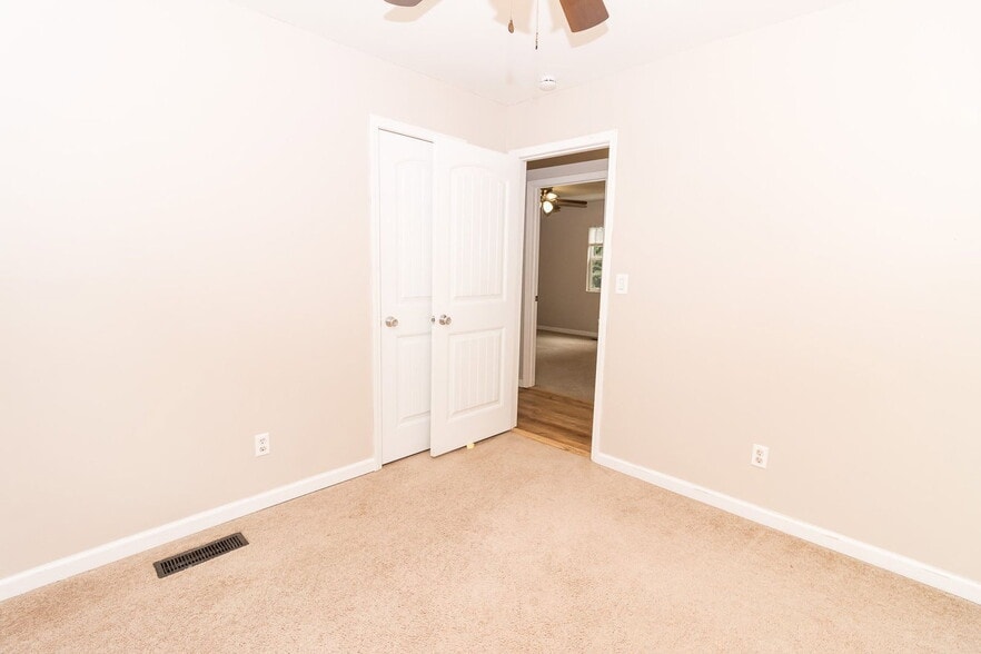 Building Photo - 9134 Westminister Cir Dr