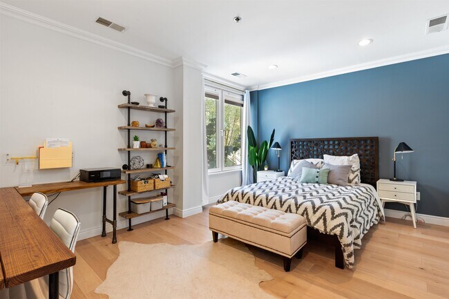 Building Photo - 600 Harbor Blvd