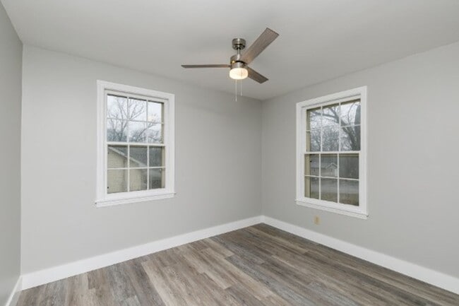 Building Photo - Beautiful Donelson Home in Great Location ...