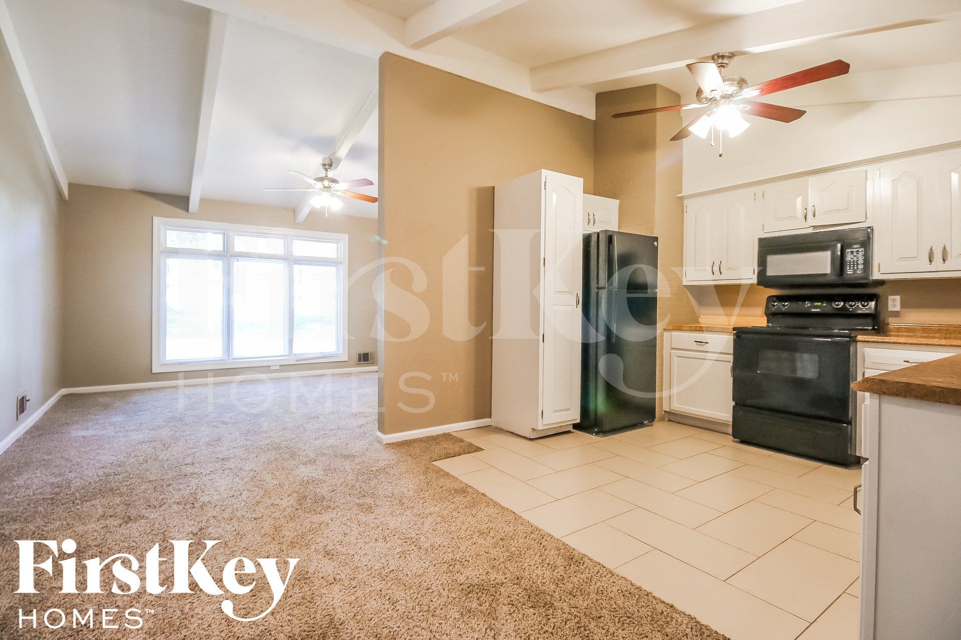 Building Photo - 2305 NE 61st St