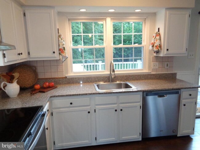 Building Photo - 1834 Bramble Brook Ln