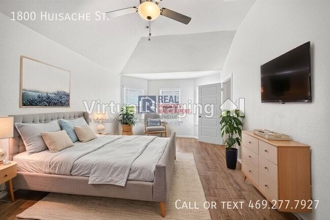 Building Photo - 1800 Huisache St
