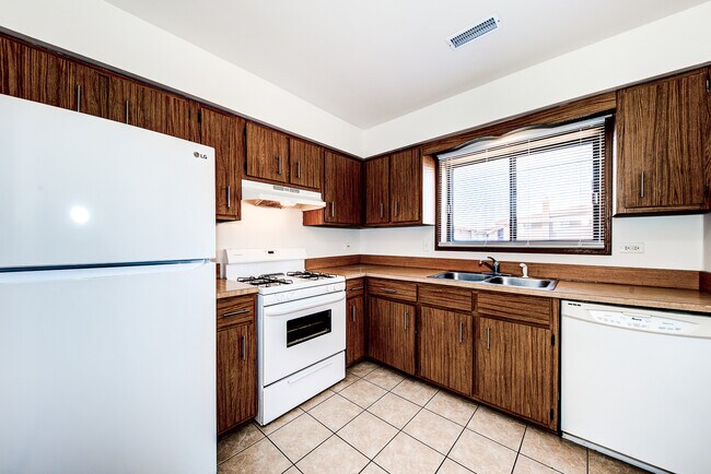 Building Photo - 15706 Peggy Ln