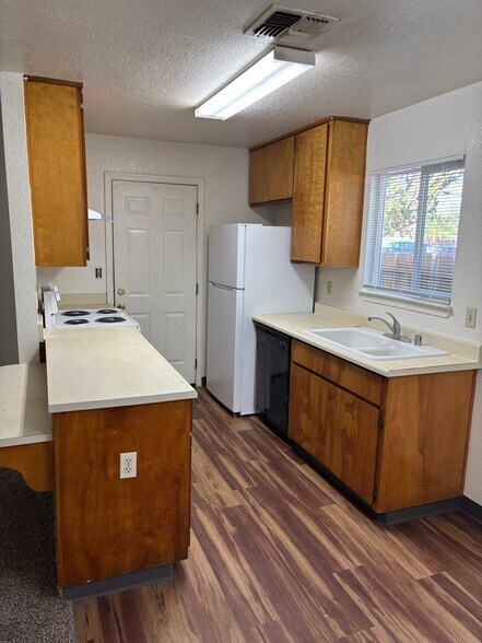 Building Photo - 901 Trinity Ave