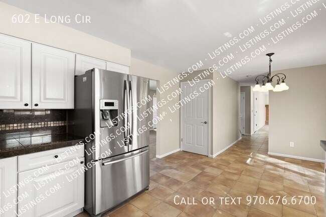 Building Photo - 602 E Long Cir