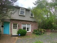 Building Photo - 1235 Linden Pl