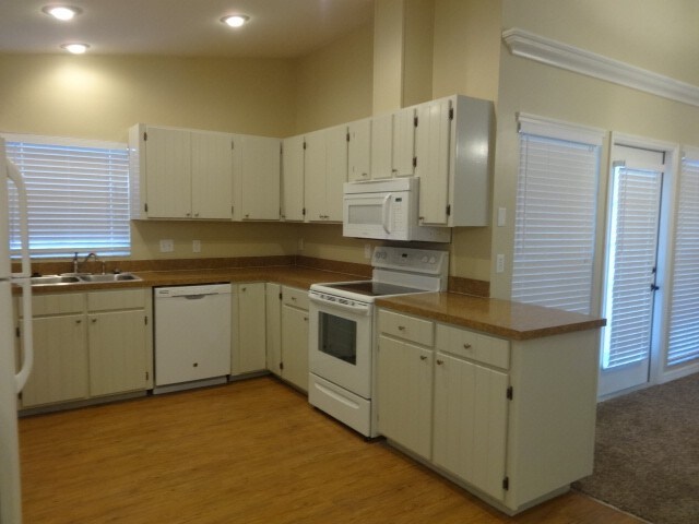 Building Photo - 6109 Cacao Dr