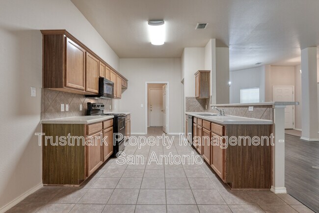 Building Photo - 130 Carmel Dr