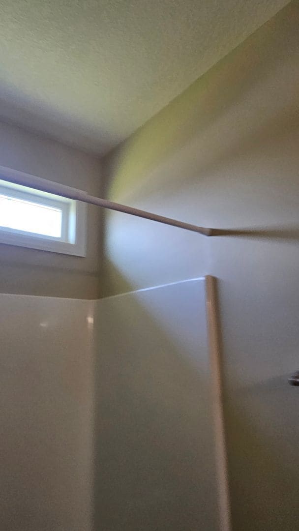 Building Photo - Knights Landing four bedroom home