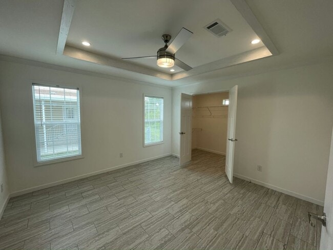 Building Photo - 34604 Ballyhoo Dr