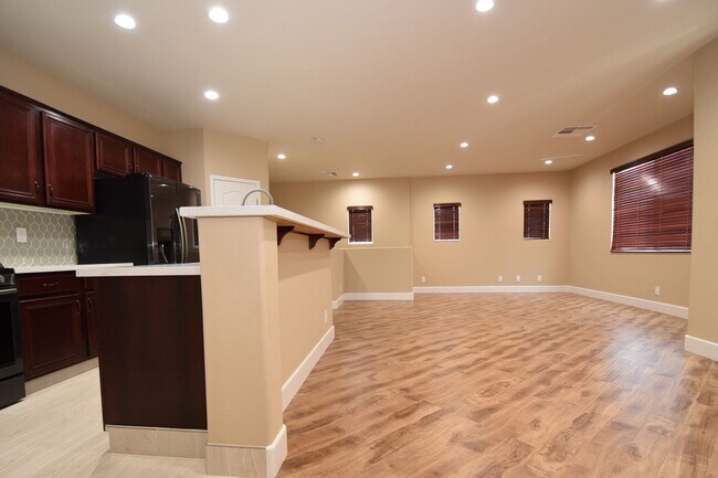 Building Photo - Discover Your Dream Home in This Stylishly...
