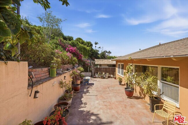 Building Photo - 4131 Mantova Dr