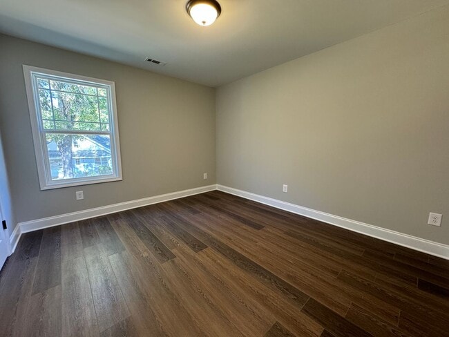 Building Photo - NEWER 4/2.5 House in Armuchee-$2,195