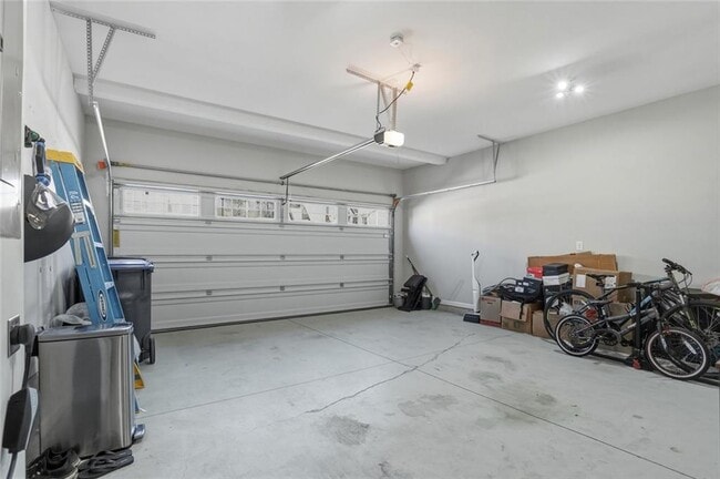 Building Photo - 504 Elm Bluff Way