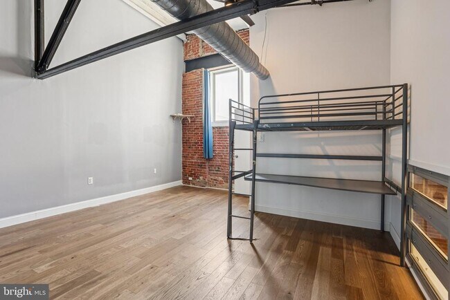 Building Photo - 810 N Hancock St