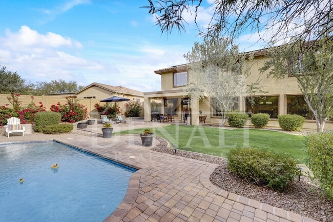 Building Photo - 40844 N Union Trail