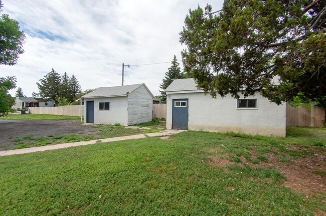Building Photo - 210 Seymour Ave
