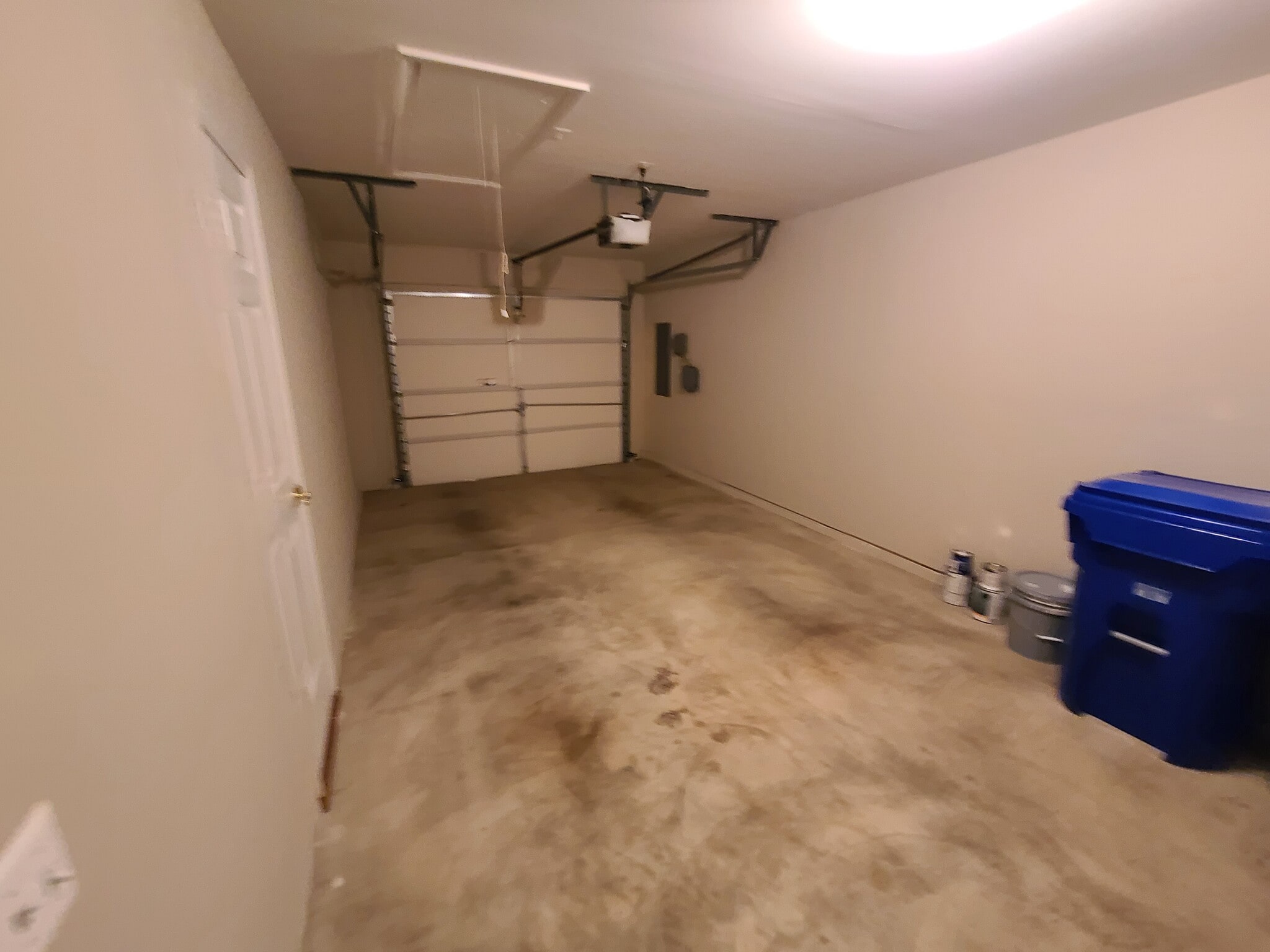 Garage - 902 Parade Ln