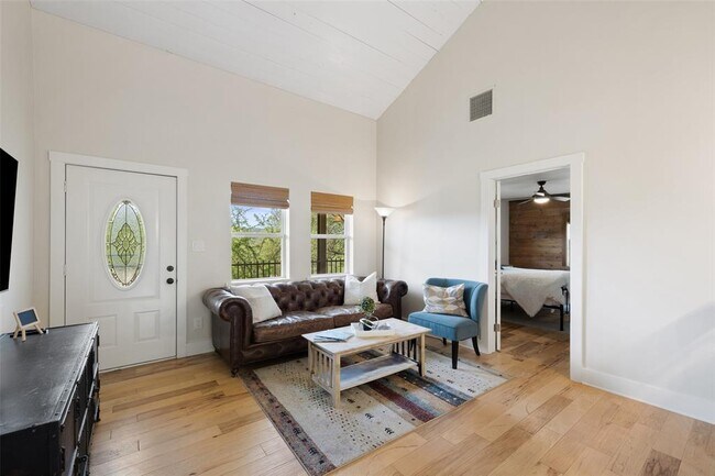 Building Photo - 5834 Fall Creek Rd