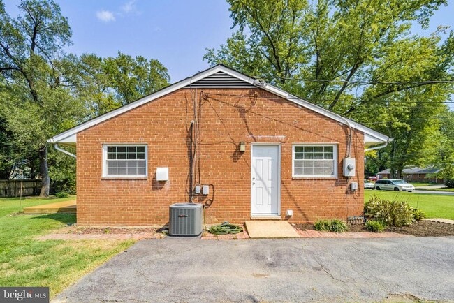 Building Photo - 7406 Blackford St