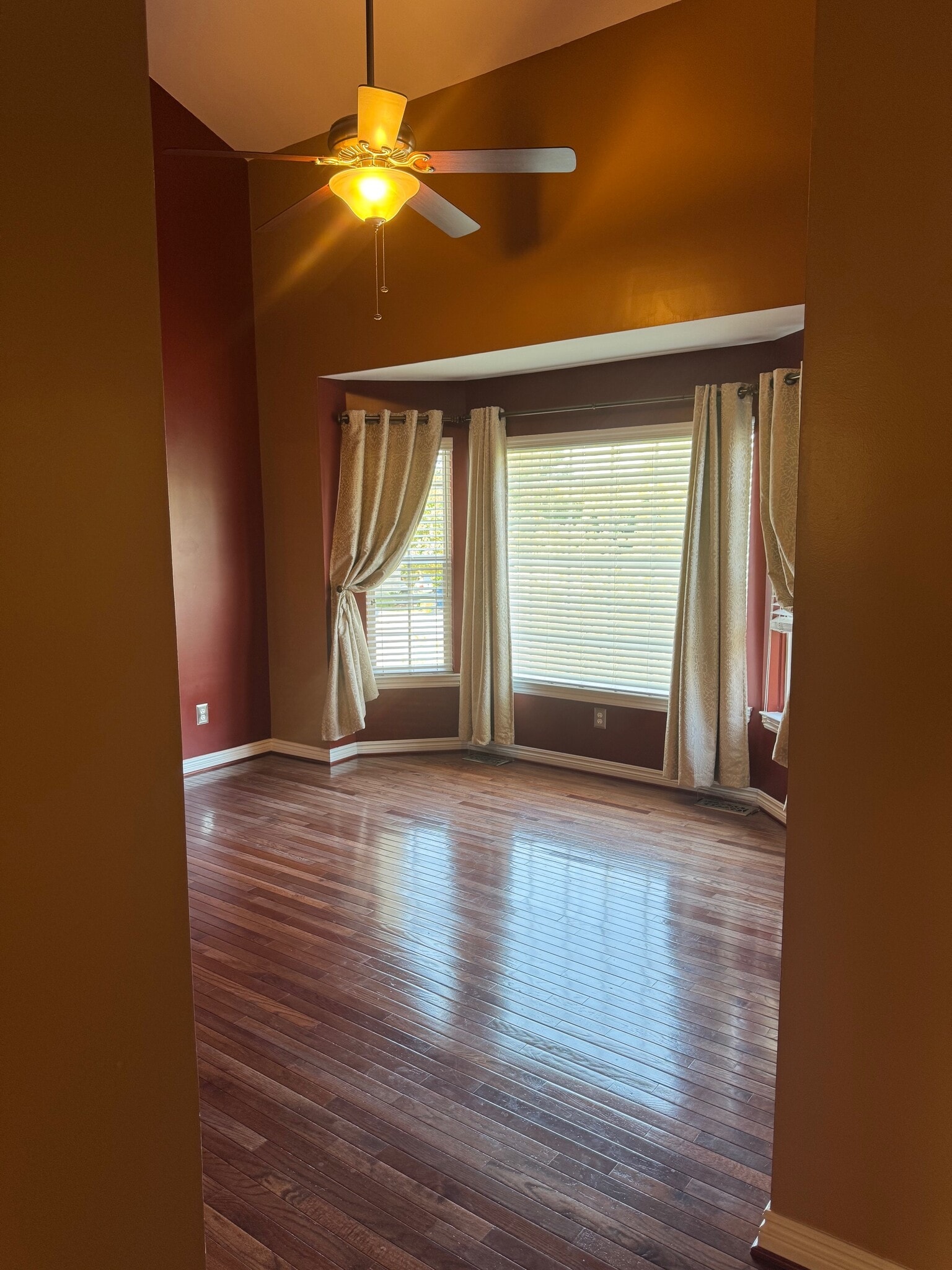 Dining Room - 52 Grandview Cir
