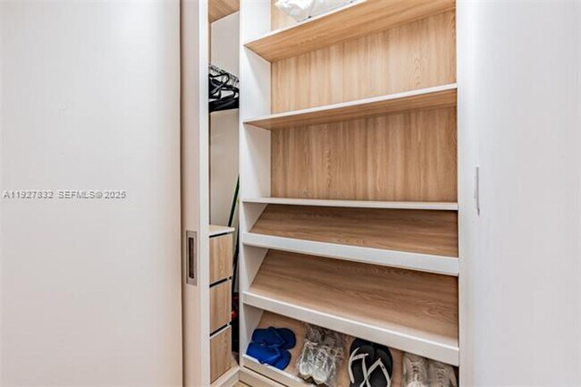 Building Photo - 2301 Collins Ave