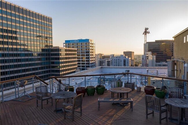 Building Photo - 710 Colorado St