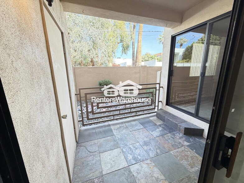 Building Photo - 3235 E Camelback Rd