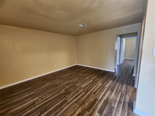 Building Photo - 4311 Yellowstone Blvd