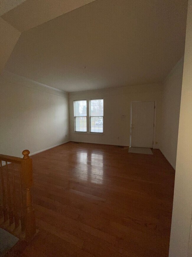 Building Photo - Spacious & Updated Home in the Heart of Hyattsville