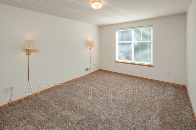 Building Photo - 141 S 42nd St