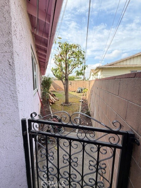 Building Photo - 8653 Norwood Pl