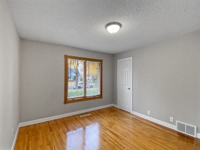 Building Photo - 3338 Library Ln