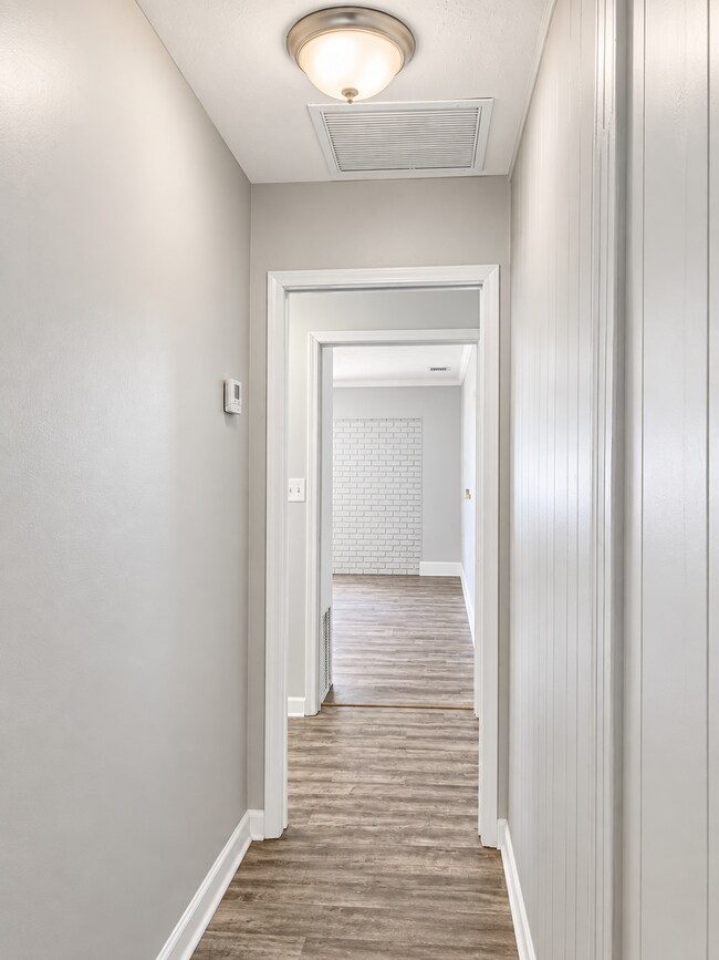 Building Photo - 3503 9th St Ct W