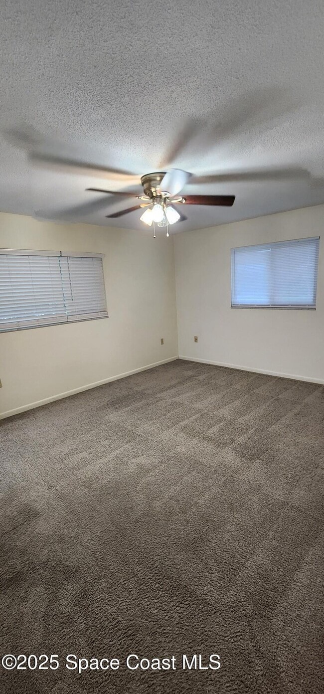 Building Photo - 109 Vía Havarre