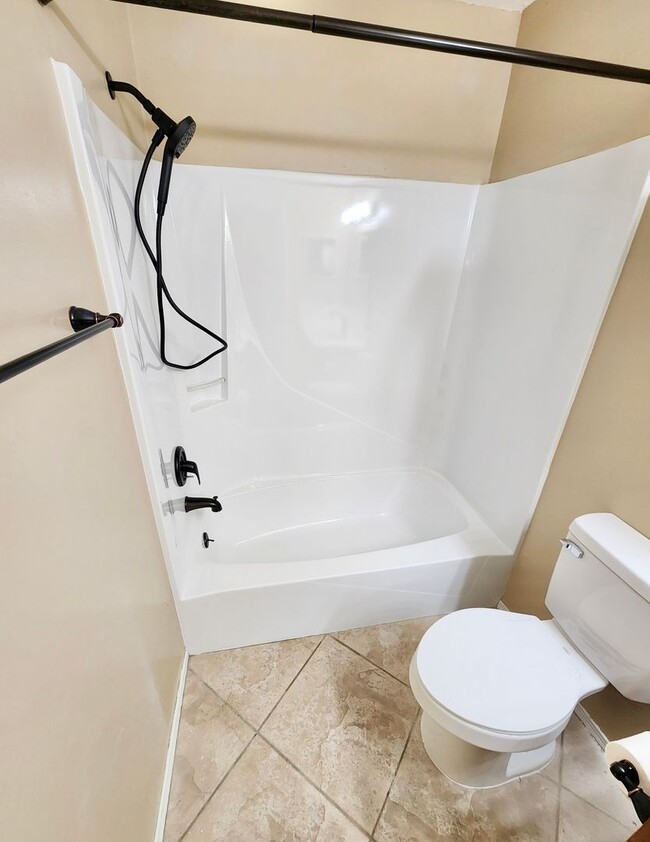 Building Photo - Nice 1 bedroom condo for rent in Miramar B...
