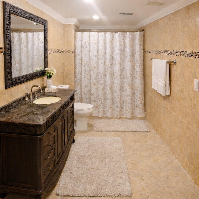 Building Photo - 8020 Hampton Blvd