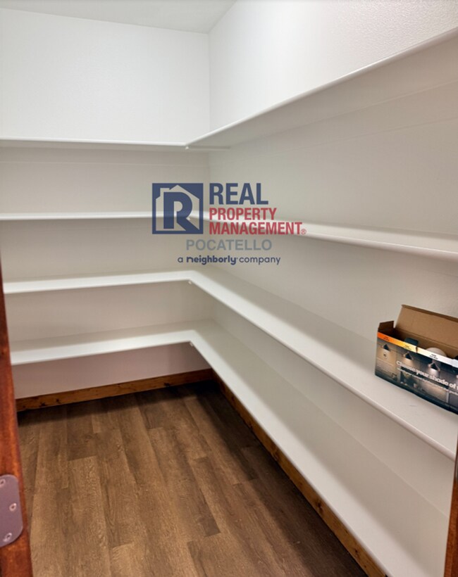 Building Photo - 13355 N Dekay Rd